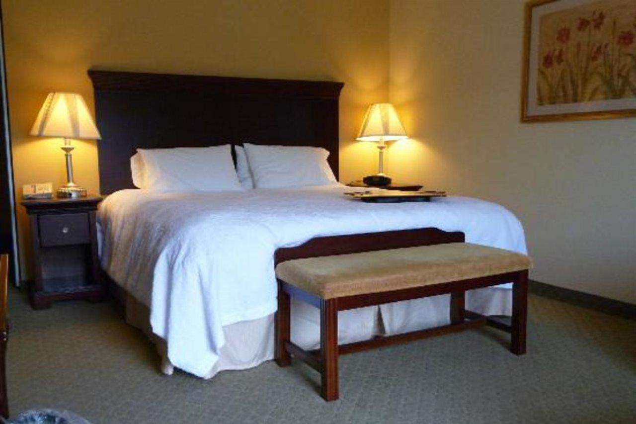 Hampton & Hampton Cove Hotel 3*