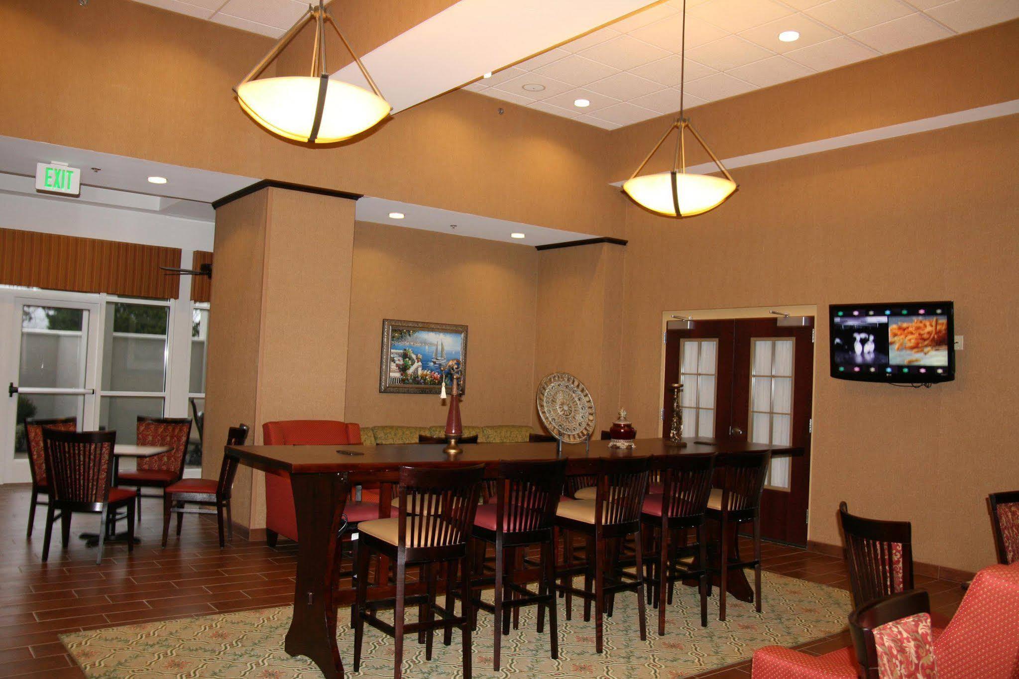 Hotel Hampton & Hampton Cove