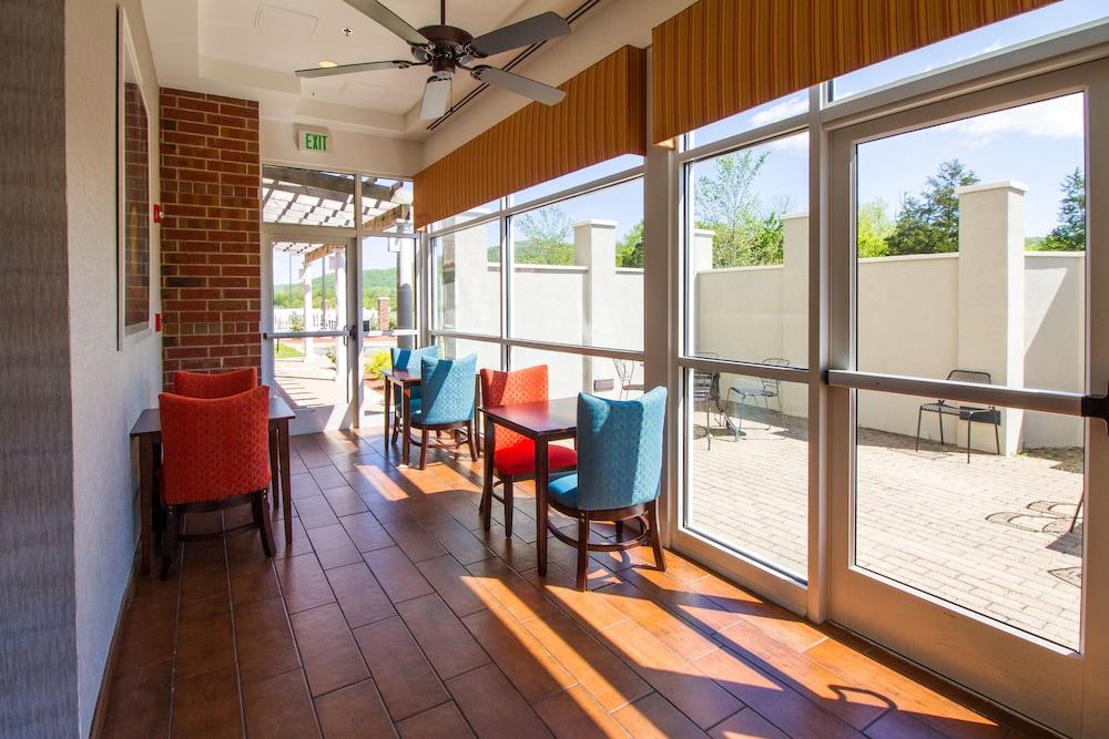 Hampton & Hampton Cove Hotel Huntsville