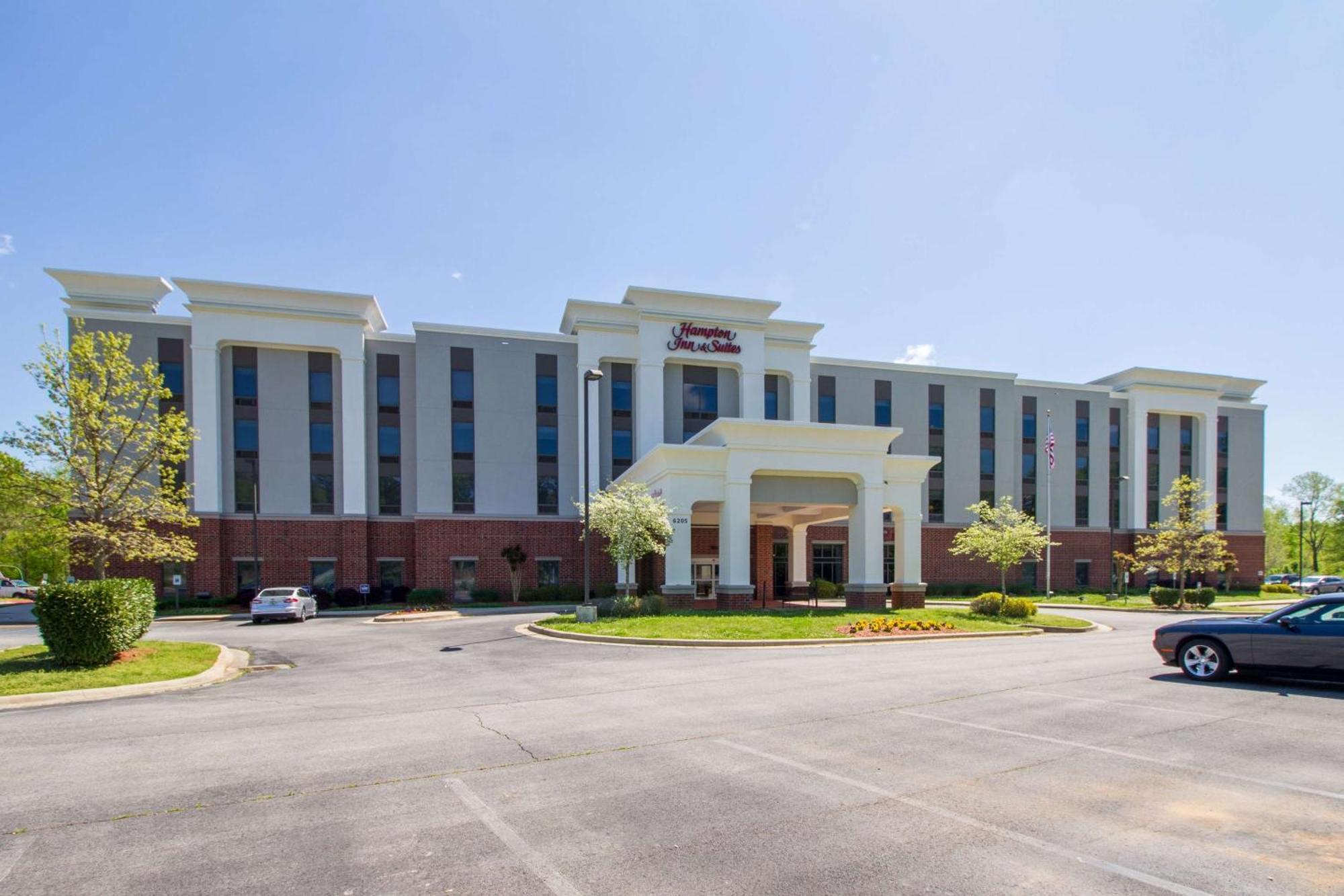 Hotel Hampton & Hampton Cove 3*