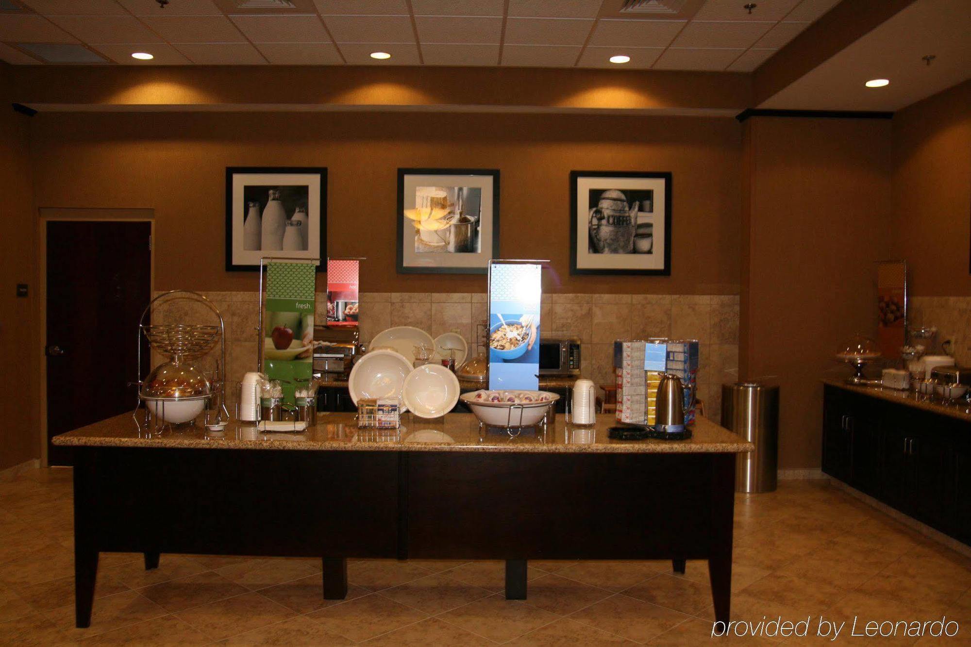 Hotel Hampton & Hampton Cove